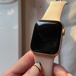 Apple Watch 5 Series 40mm Rose gold with pink/sand sports band